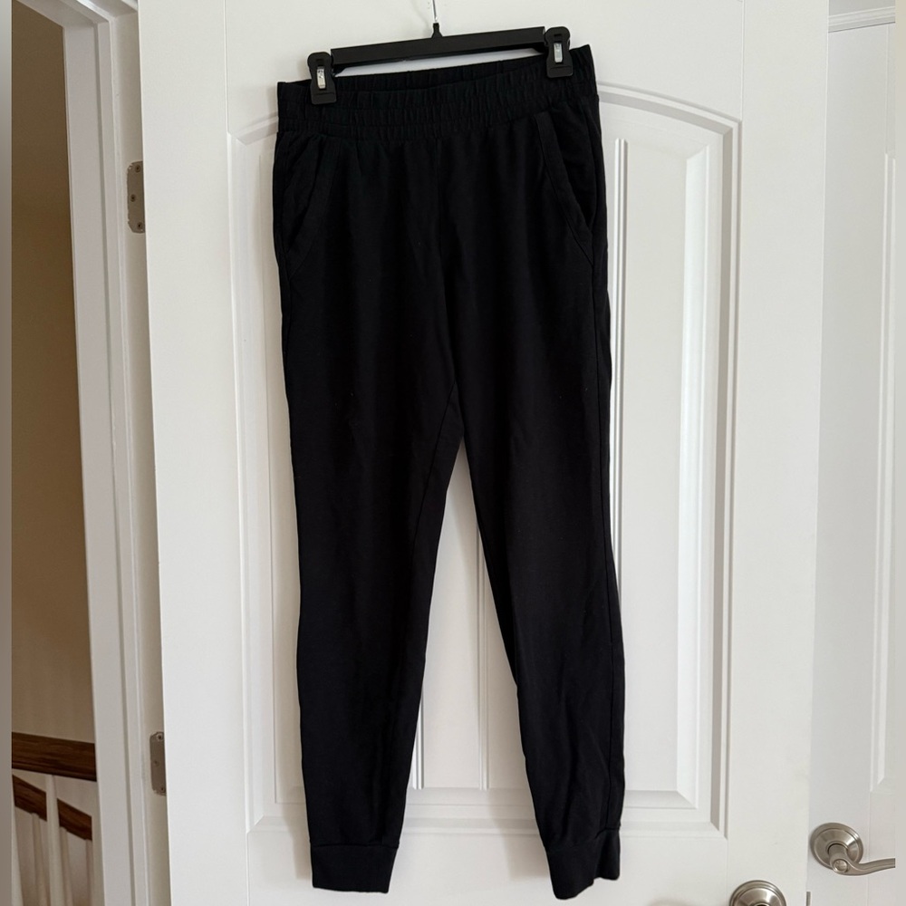 Alo Yoga Black Joggers (S)